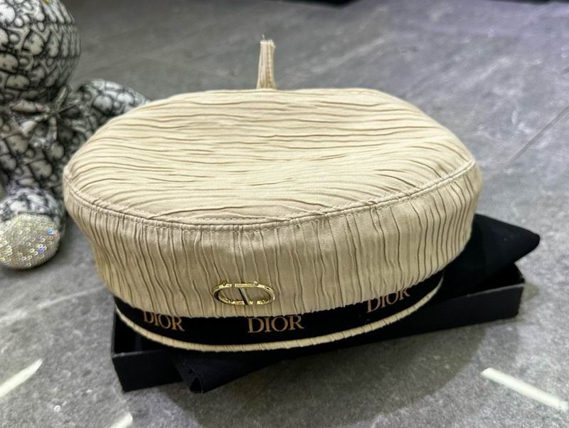 26 Dior beret