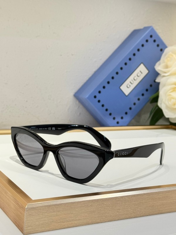 Gucci Glasses 08smh125