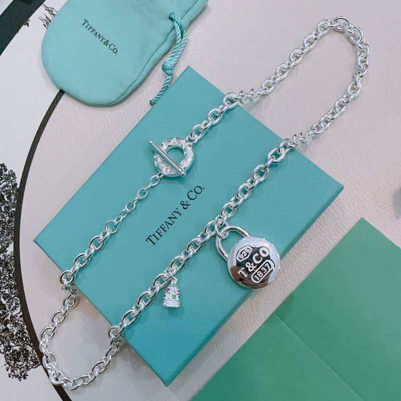 Tiffany necklace 10yxx80