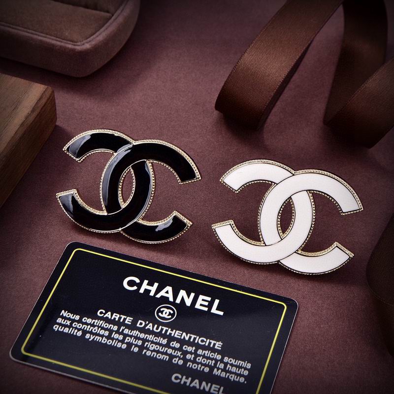 Chanel Brooch 11yxx177