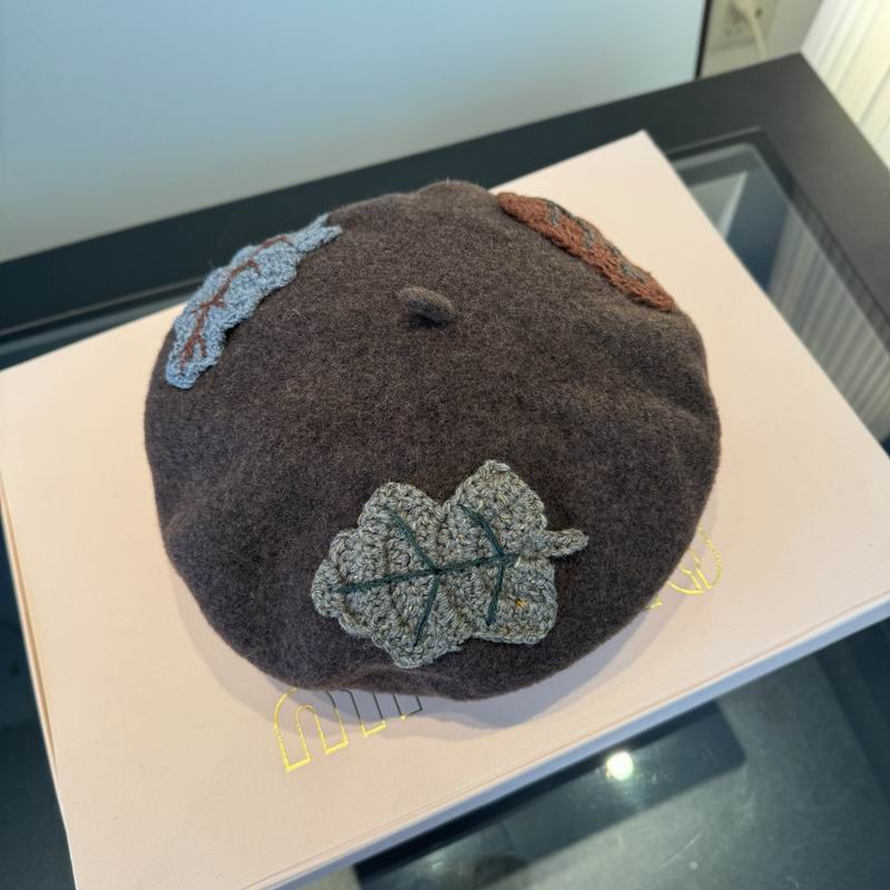 26 Miumiu beret