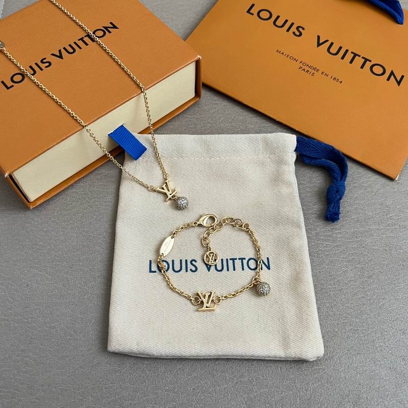 LV Suits 11yxx08