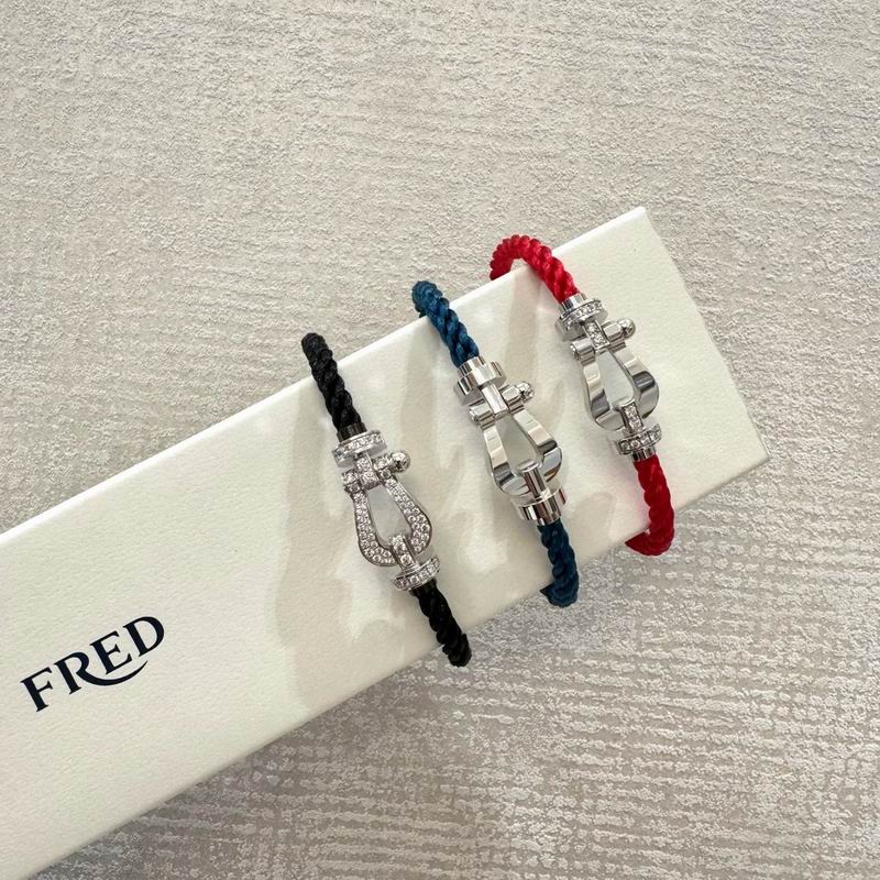 Fred Bracelet lyr09