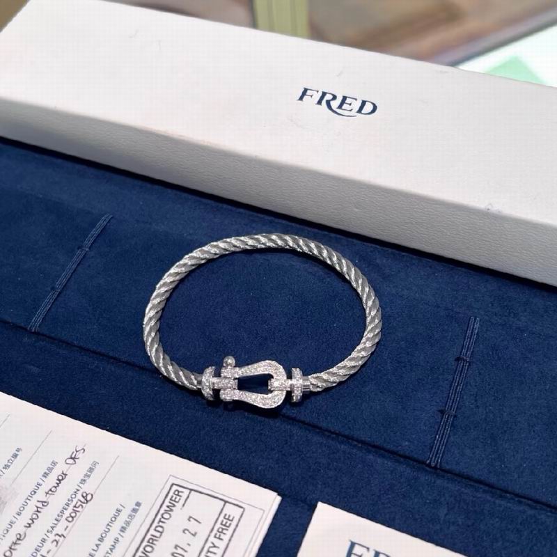 Fred Bracelet lyr12