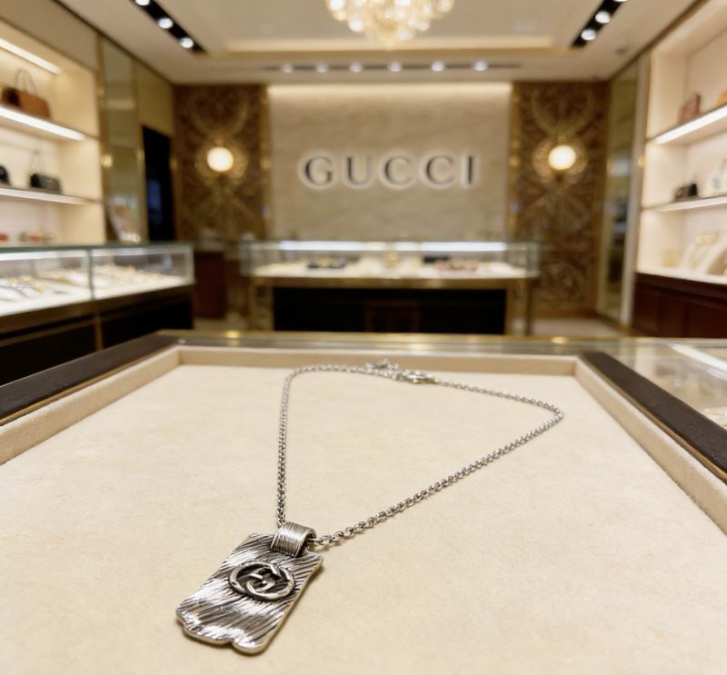 Gucci Necklace  02yxs81