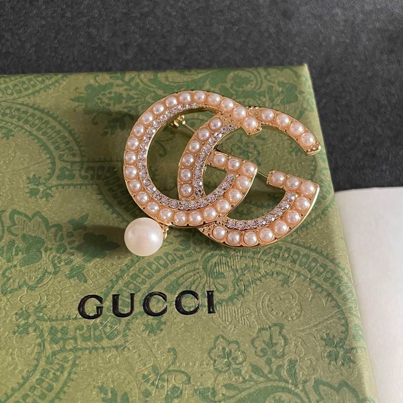 Gucci Brooch 03yxs08