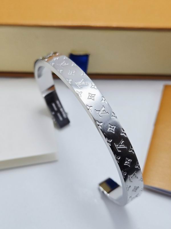 LV Bracelet 03yxs124