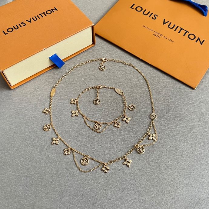 LV Suits 03yxs29
