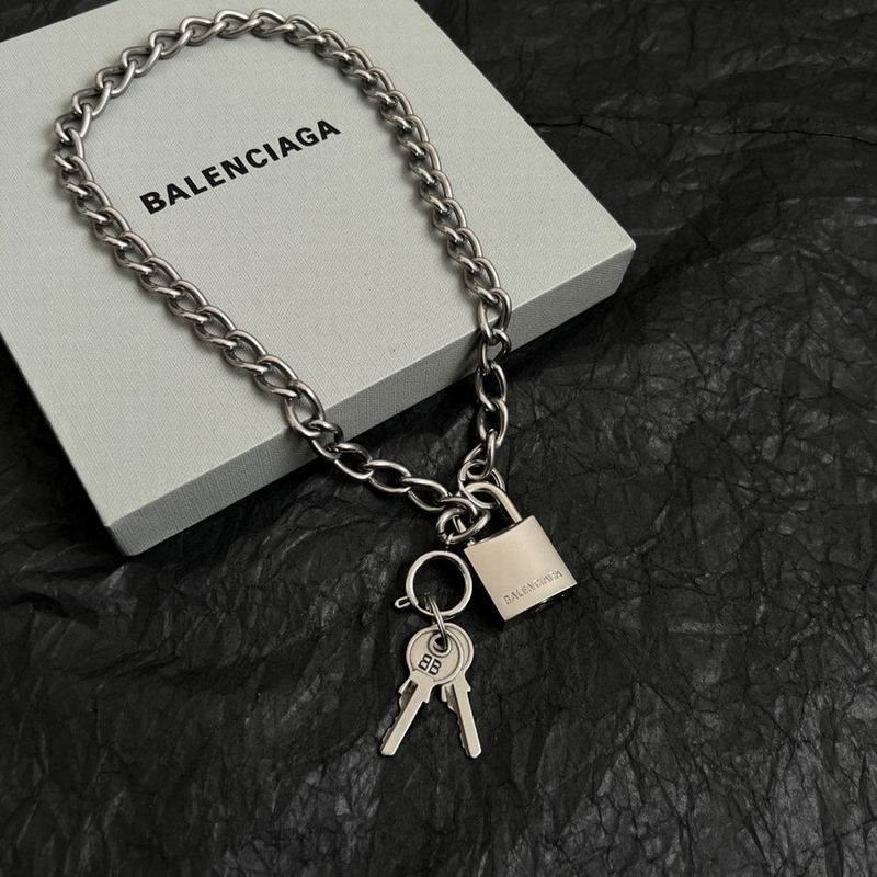 Balenciaga Suits 03yxs03