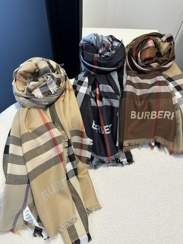 Burberry 70X220cm 51%绵羊毛 49%桑蚕丝 E22