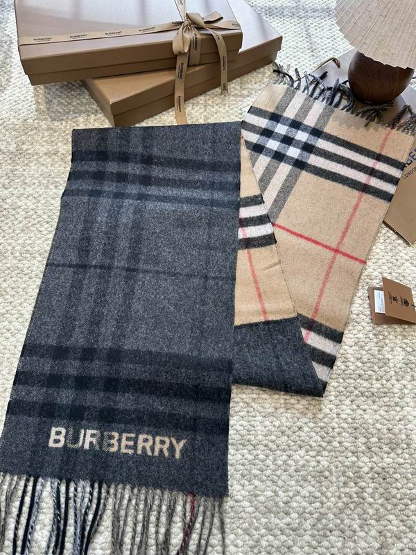 Burberry Scarf E01