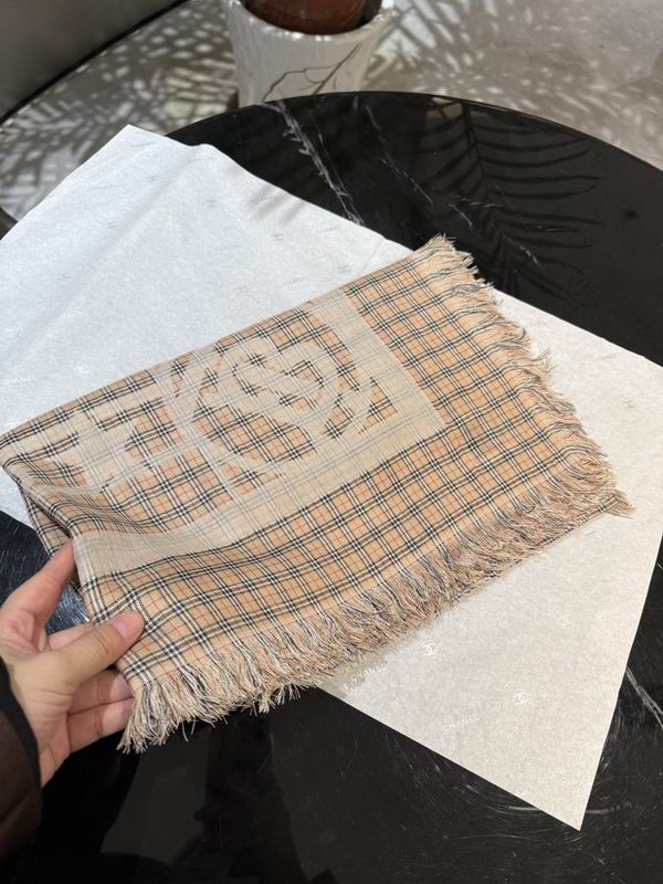 Burberry scarf 130X130cm E123009