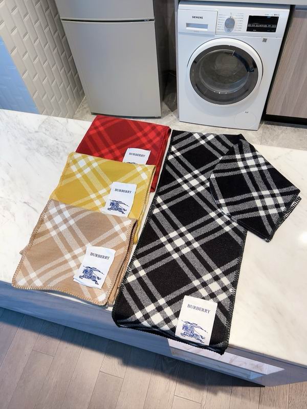 Burberry scarf 30X210cm E14