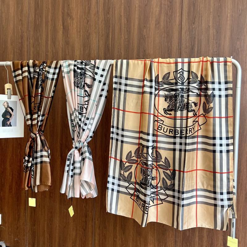 Burberry silk scarf 90-180cm E04