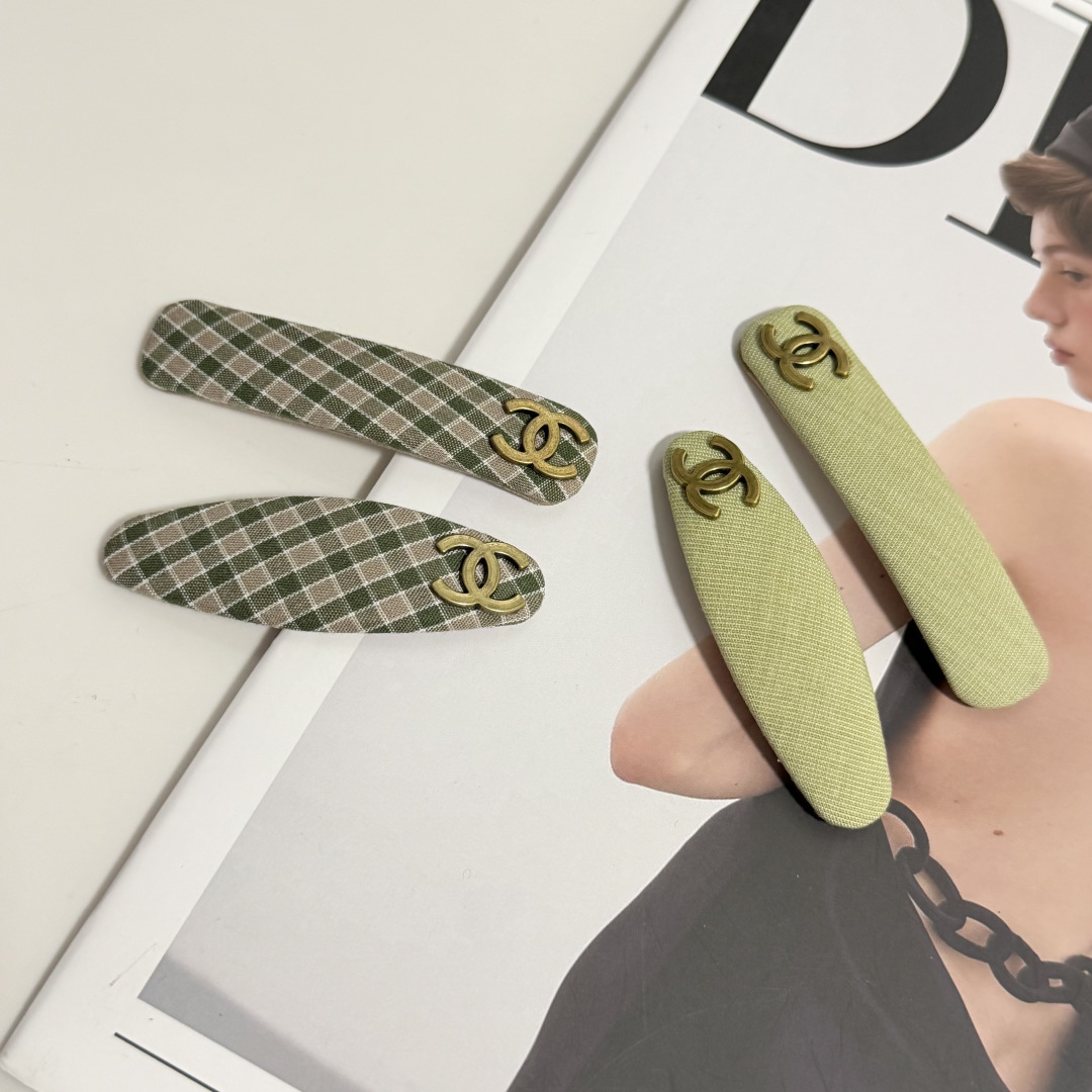 CHanel Hairpin hh17