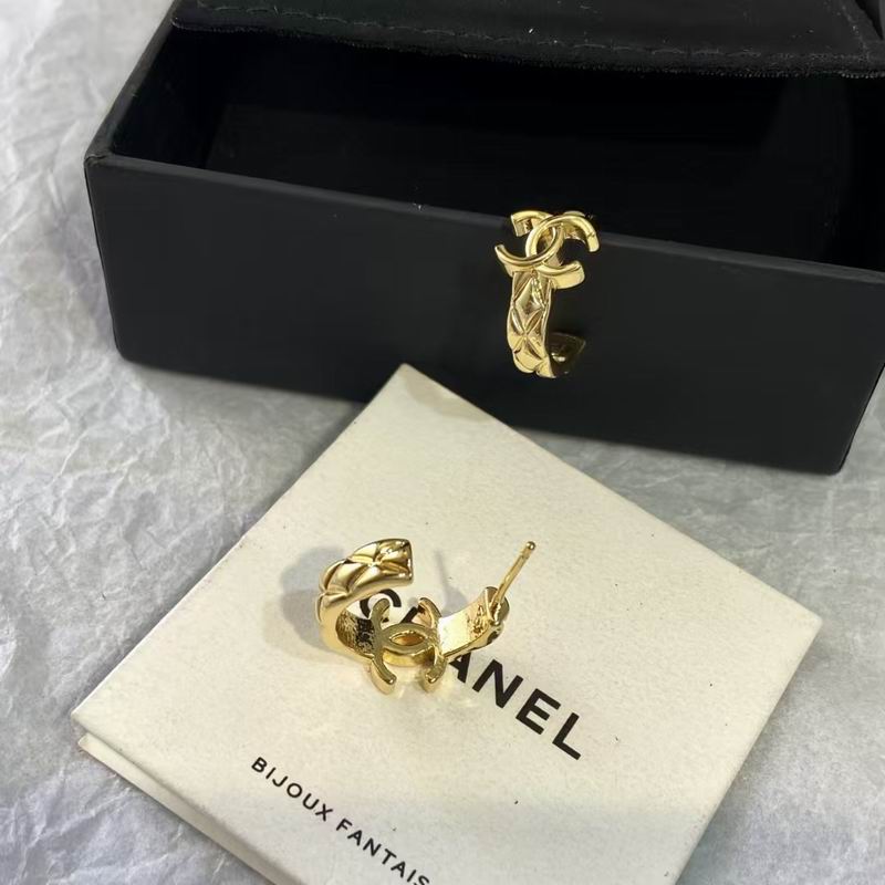 Chanel Earring 03yxs635