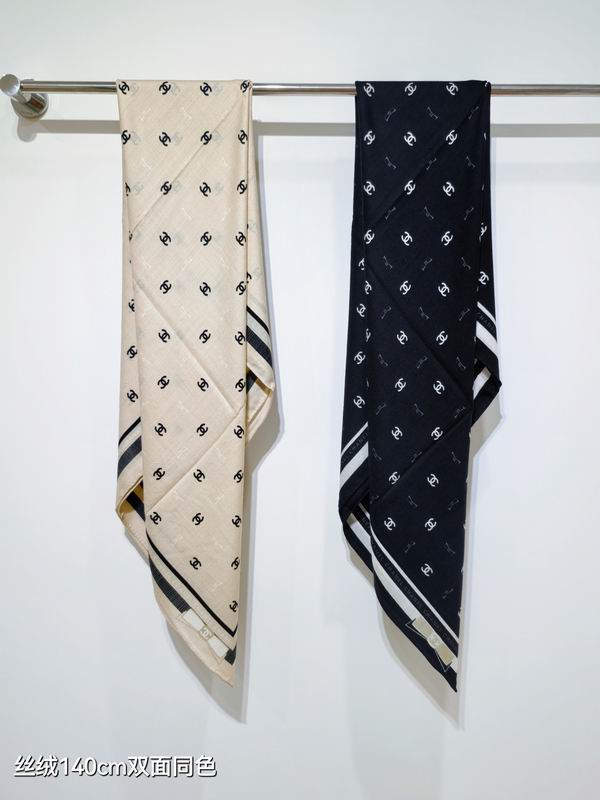 Chanel 140X140cm 70%羊绒30%真丝 E081941