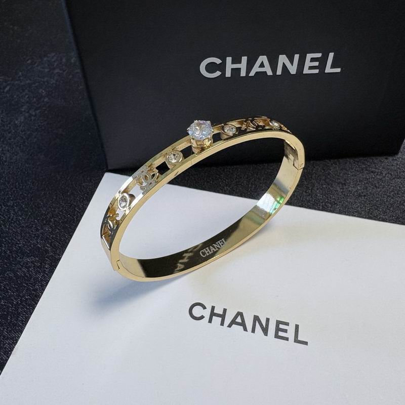 Chanel Bracelet 03yxs47