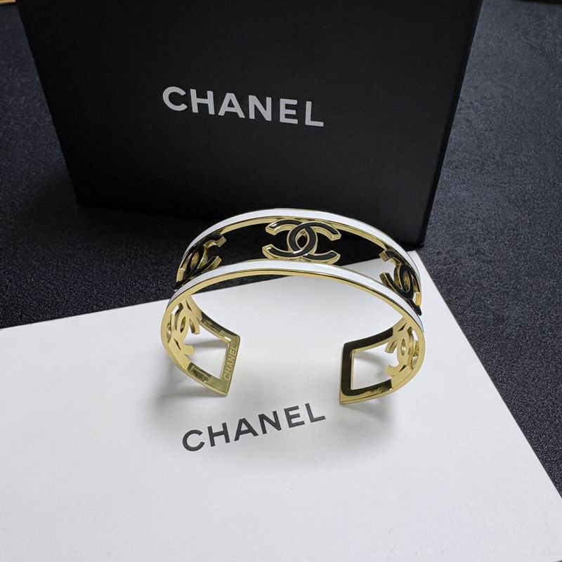 Chanel Bracelet 03yxs50
