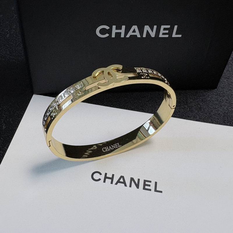 Chanel Bracelet 03yxs52