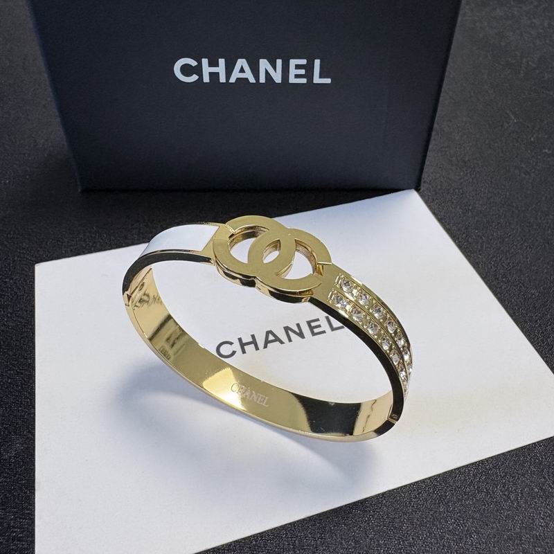 Chanel Bracelet 04yxs100