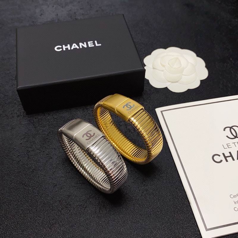 Chanel Bracelet 04yxs112