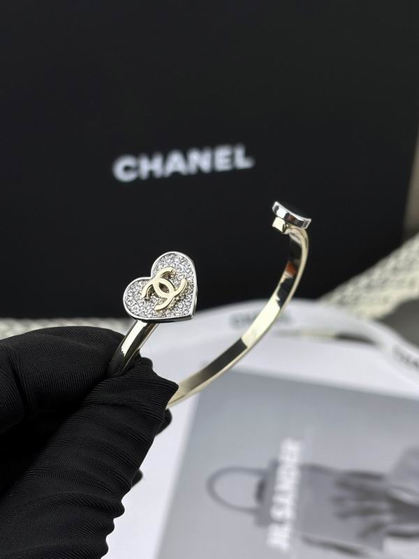 Chanel Bracelet 04yxs64