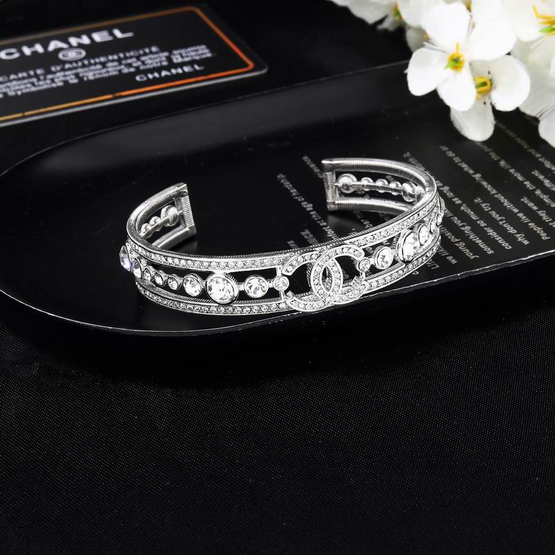 Chanel Bracelet 04yxs73