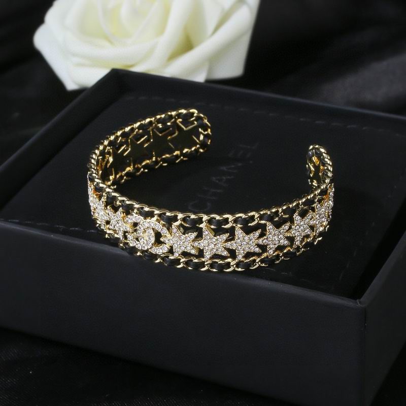 Chanel Bracelet 04yxs77