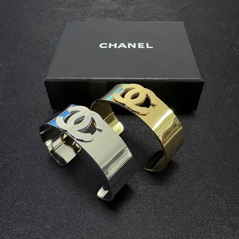 Chanel Bracelet 04yxs81
