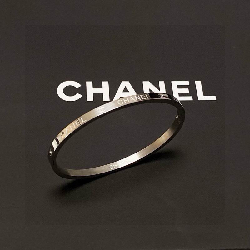 Chanel Bracelet 04yxs88