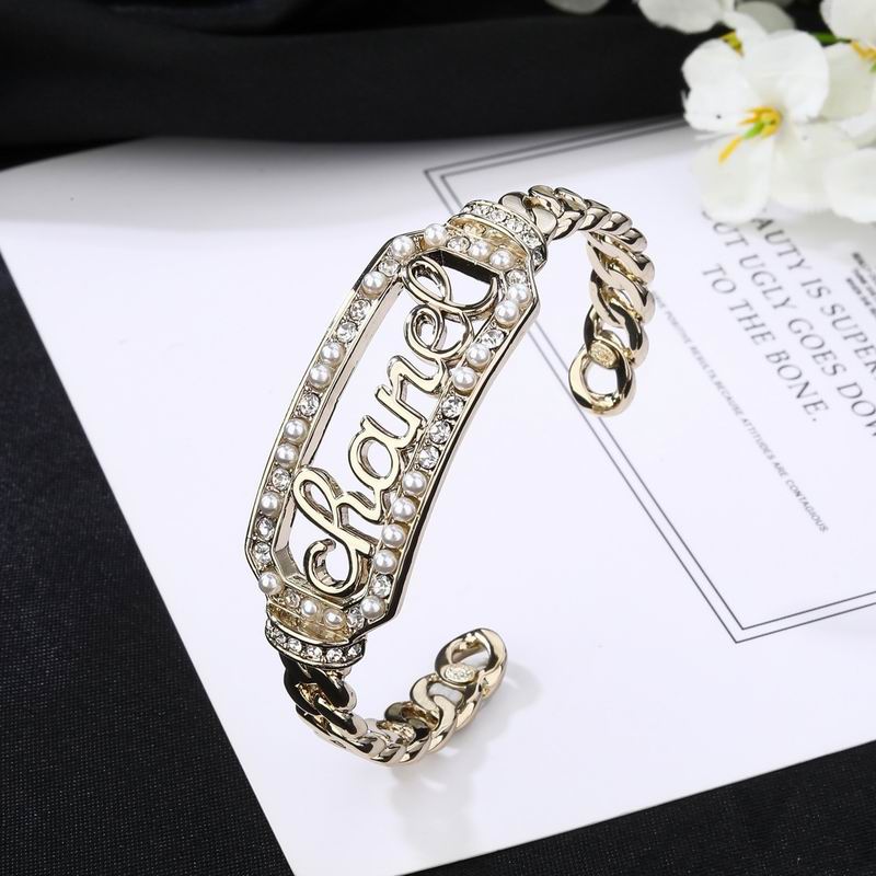 Chanel Bracelet 04yxs93