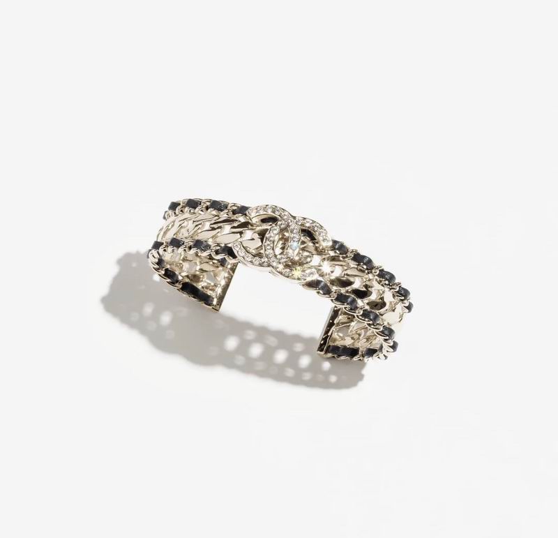 Chanel Bracelet 08yxq10