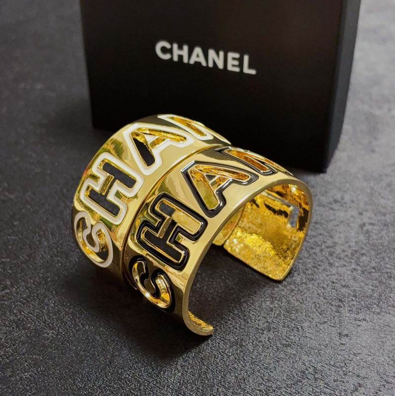 Chanel Bracelet 10yxx12