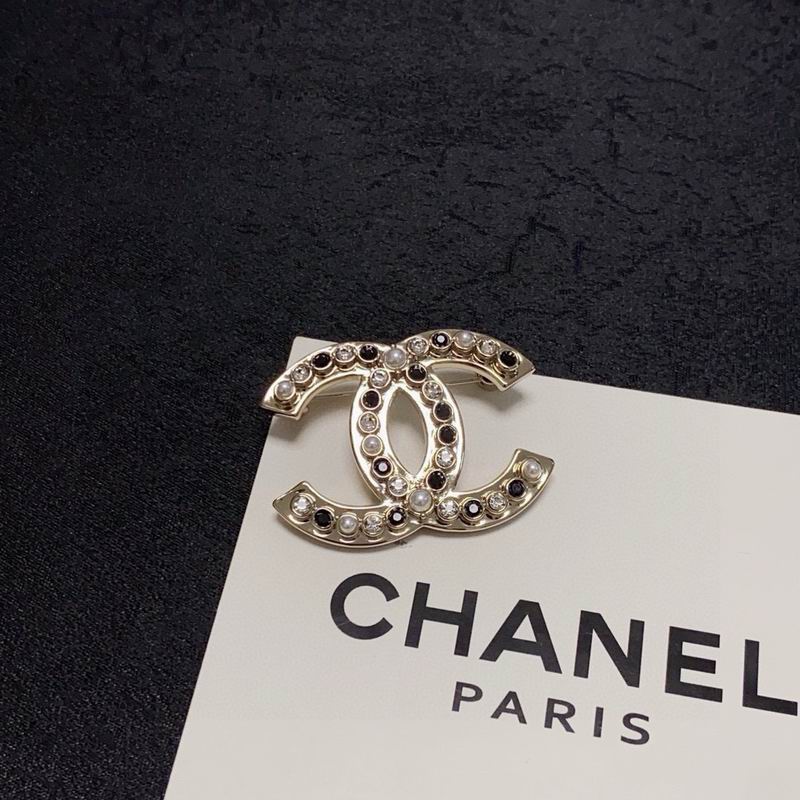 Chanel Brooch 02yxs13