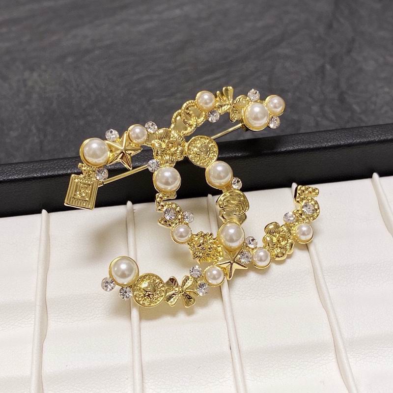 Chanel Brooch 02yxs28