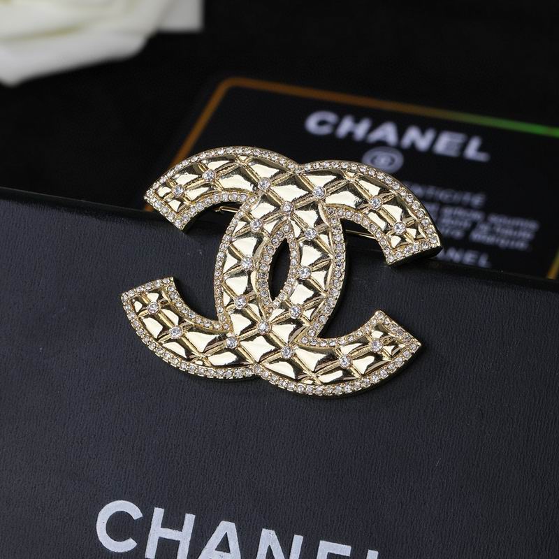 Chanel Brooch 02yxs54