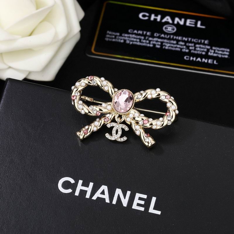 Chanel Brooch 02yxs70