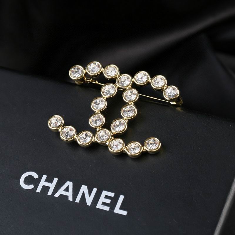 Chanel Brooch 03yxs107
