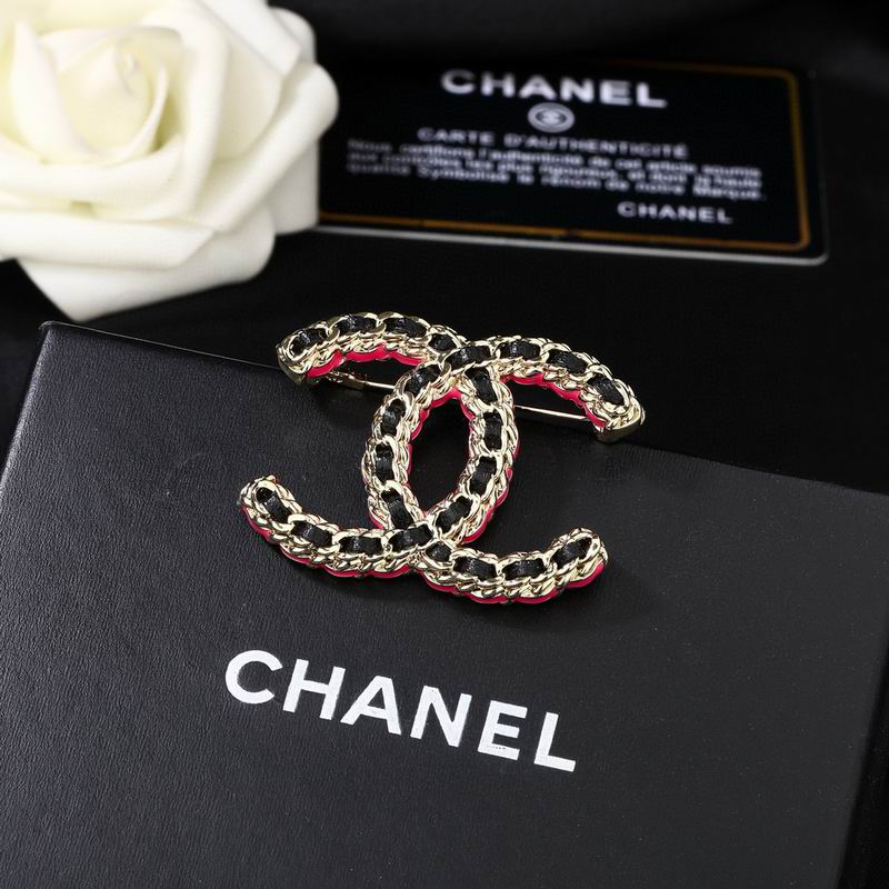 Chanel Brooch 03yxs117