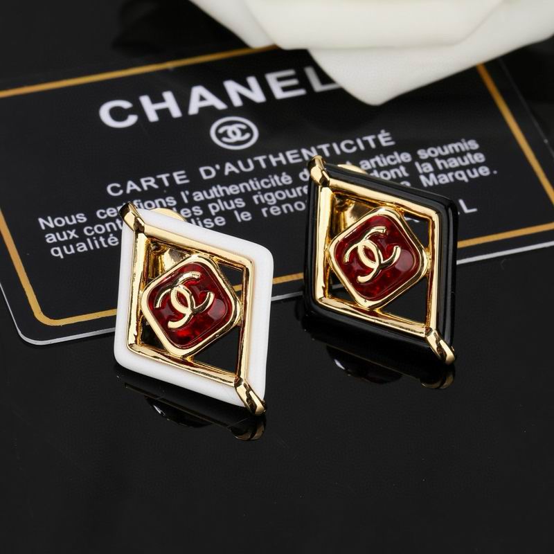 Chanel Brooch 03yxs144