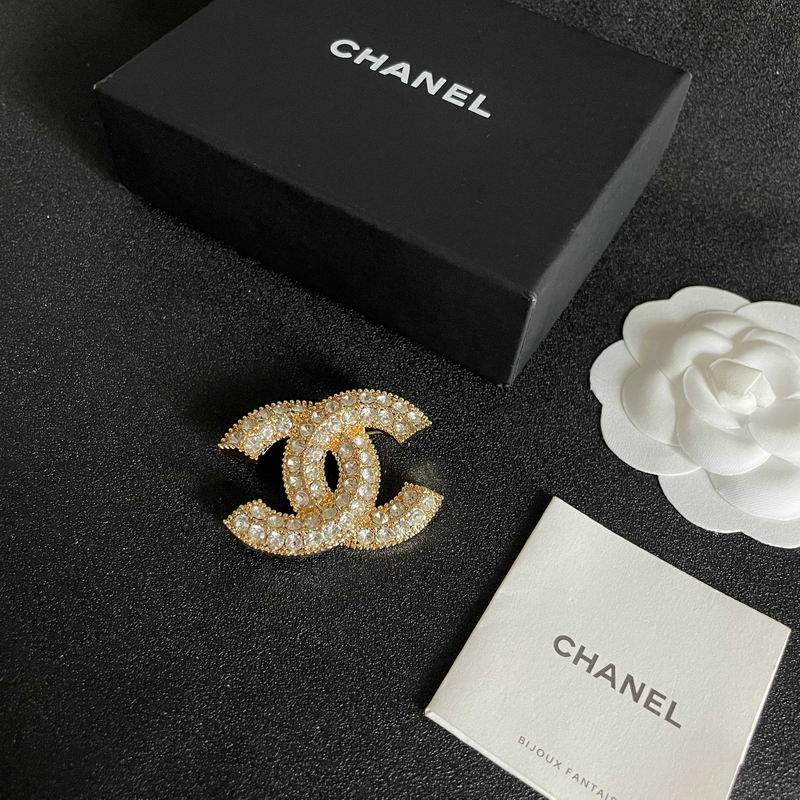 Chanel Brooch 03yxs148