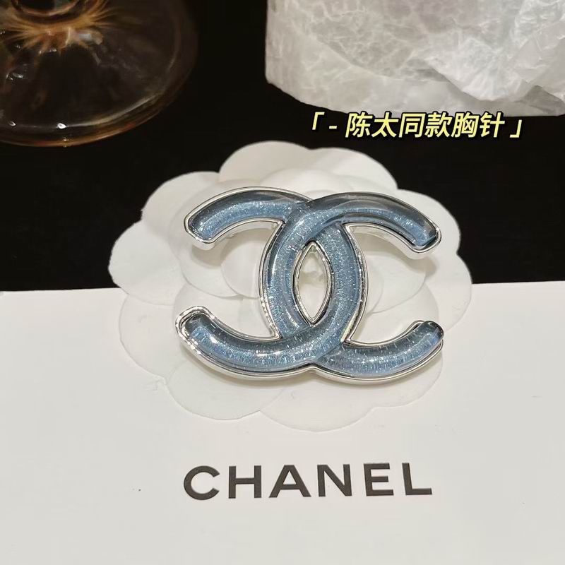 Chanel Brooch 03yxs166