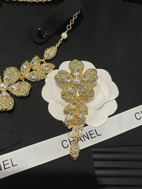 Chanel Brooch 03yxs173