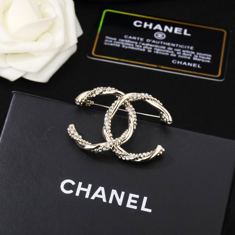 Chanel Brooch 03yxs207