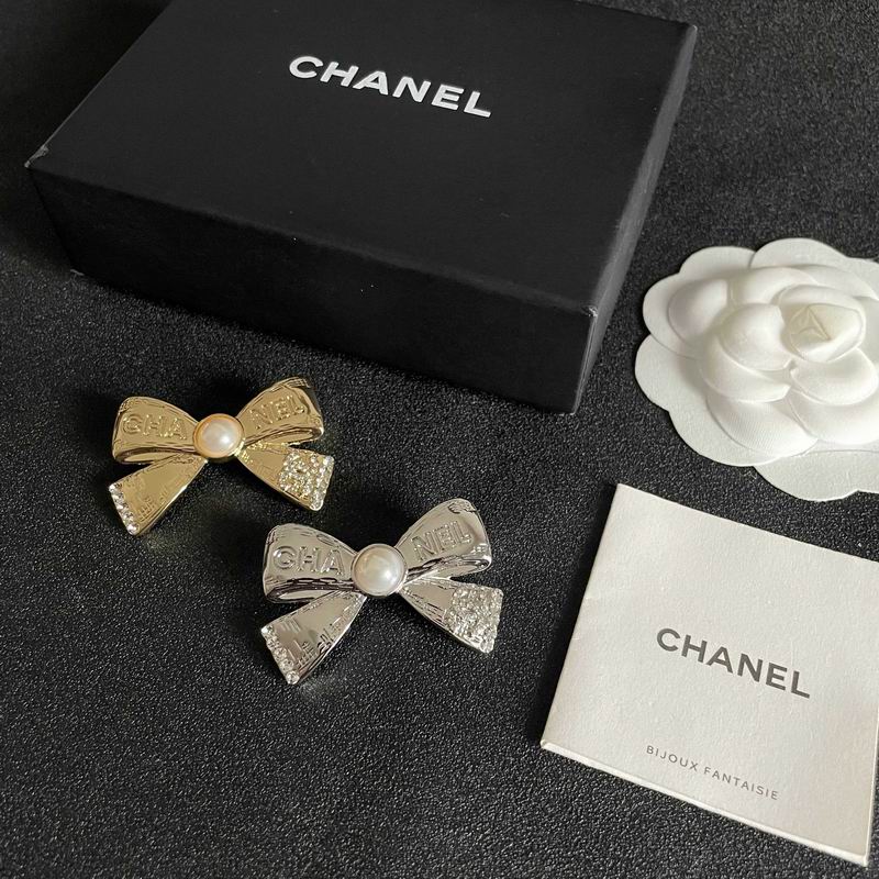 Chanel Brooch 03yxs224