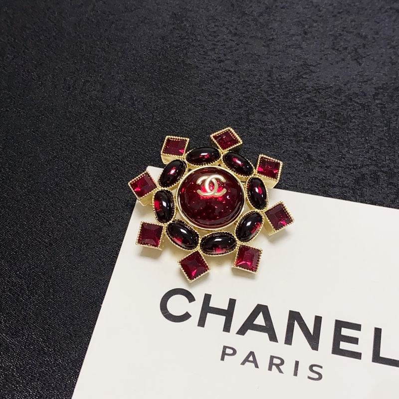 Chanel Brooch 03yxs233