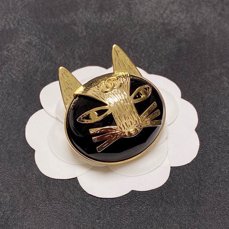 Chanel Brooch 03yxs234