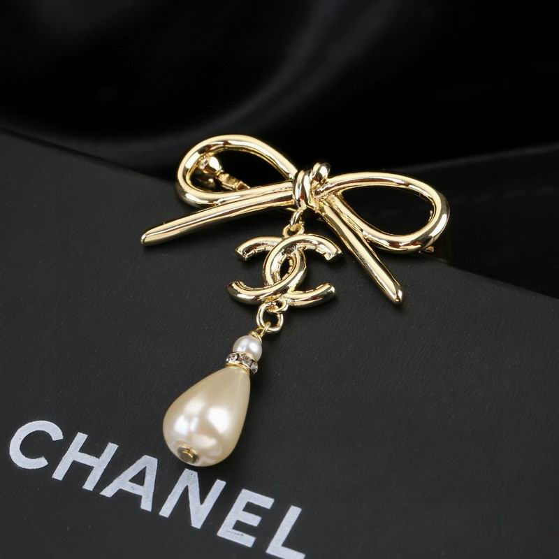 Chanel Brooch 03yxs245