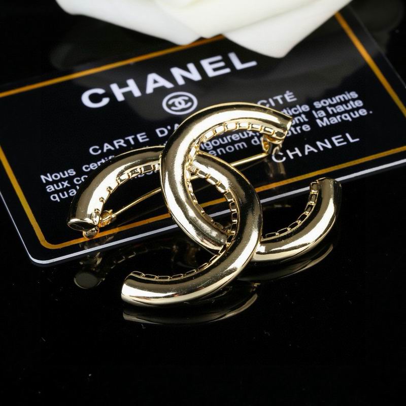 Chanel Brooch 03yxs249